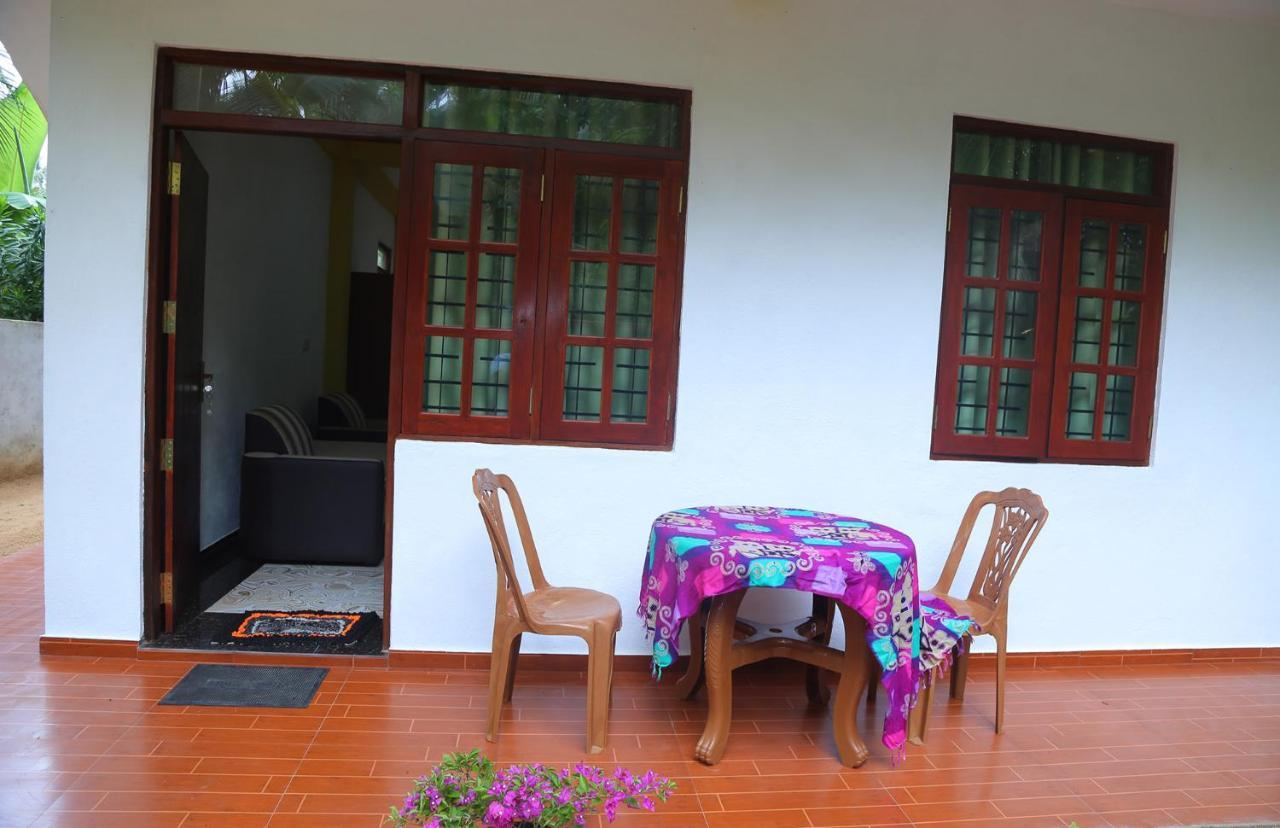Villa Sidu Induruwa Buitenkant foto