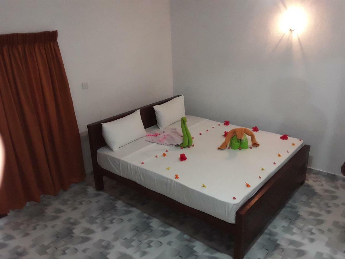 Villa Sidu Induruwa Buitenkant foto